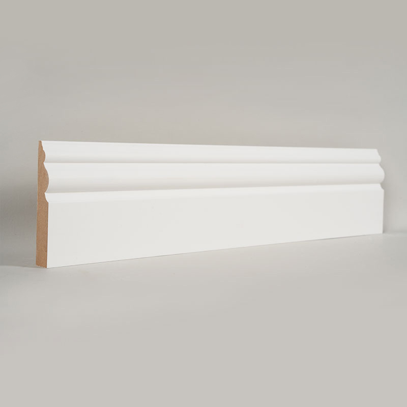 Rodapé de MDF (preenchido com primer e branco pérola) 3/5' x 3 7/16'