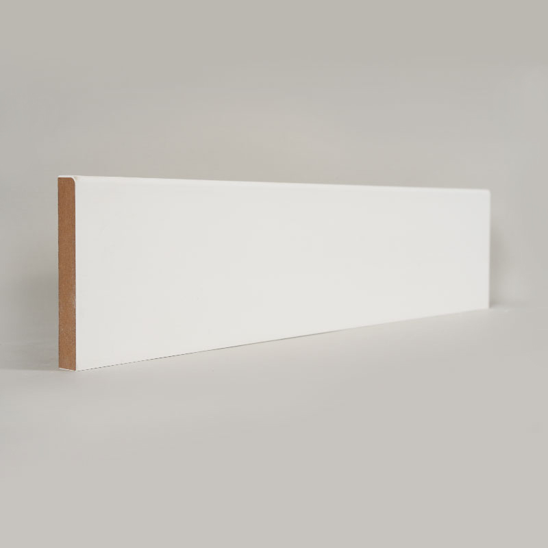 Rodapé de MDF (preenchido com primer e branco pérola) 1/2' x 3 1/2'