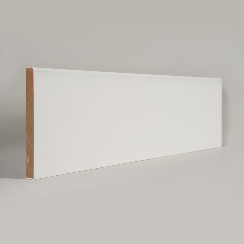 Rodapé de MDF (preenchido com primer e branco pérola) 1/2' x 4 1/2'