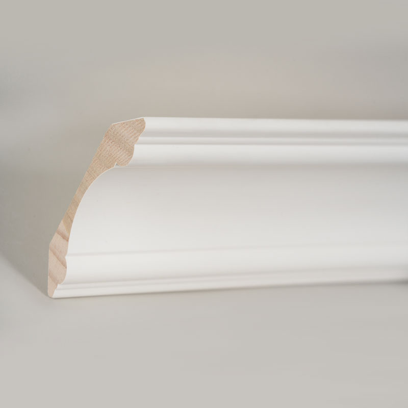 Moldura de coroa em madeira de pinho (preenchido com primer e branco pérola) 3/4' x 3 3/8' Moldura de coroa em madeira de pinho (preenchido com primer e branco pérola) 3/4' x 3 3/8'