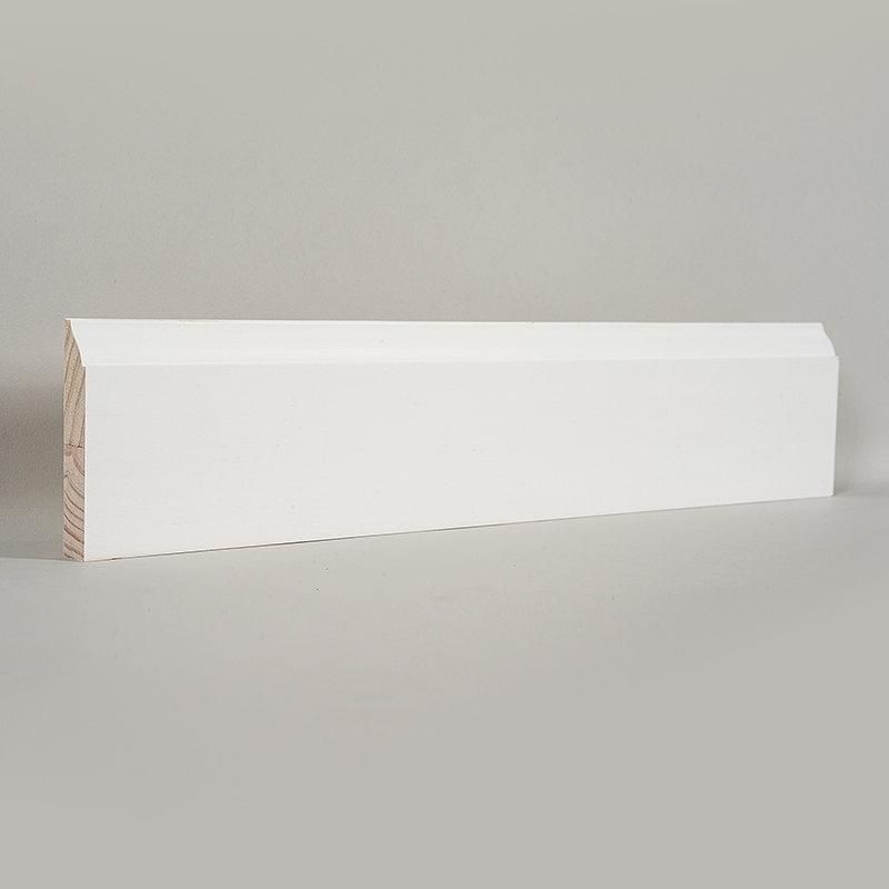 Rodapé de pinho (preenchido com primer e branco pérola) 3/5' x 3 1/4'