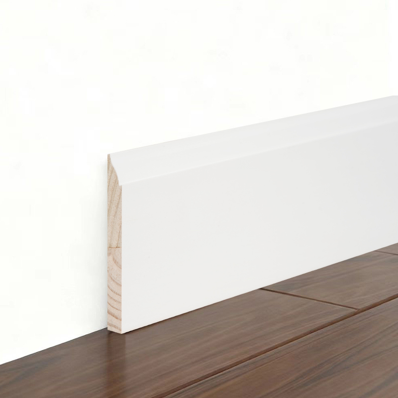 Rodapé de pinho (preenchido com primer e branco pérola) 3/5' x 4 1/4'